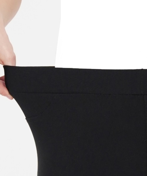 Tuche(トゥシェ)の「【Tuche】 レーヨン混 スタイリッシュボトム スキニースタイル クロップド丈(その他パンツ・レディース・ブラック/ネイビー/ベージュ・LARGE/MEDIUM)」の6枚目の写真