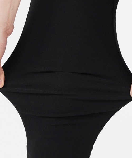 Tuche(トゥシェ)の「【Tuche】 レーヨン混 スタイリッシュボトム スキニースタイル クロップド丈(その他パンツ・レディース・ブラック/ネイビー/ベージュ・LARGE/MEDIUM)」の4枚目の写真