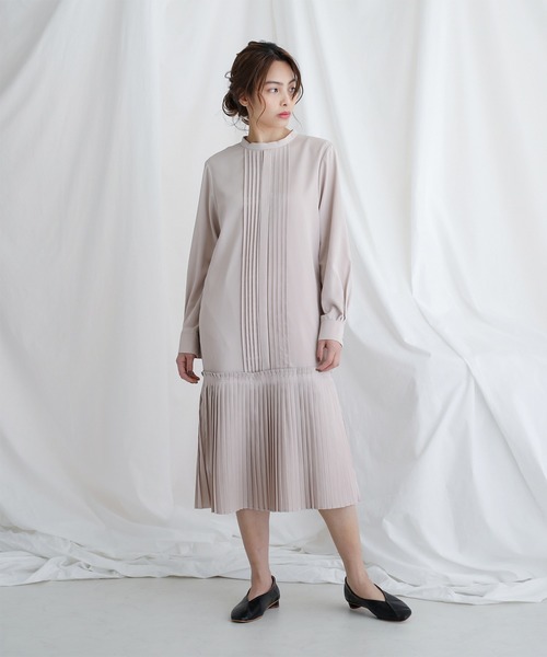 FLEUR DE KALINA(フレールドゥカリーナ)の「【FLEUR DE KALINA/フレール ドゥ カリーナ】LHELBIE タック裾プリーツワンピース(ワンピース・レディース・ブルー/ネイビー/ベージュ・FREE)」の22枚目の写真