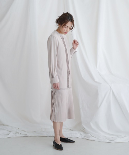 FLEUR DE KALINA(フレールドゥカリーナ)の「【FLEUR DE KALINA/フレール ドゥ カリーナ】LHELBIE タック裾プリーツワンピース(ワンピース・レディース・ブルー/ネイビー/ベージュ・FREE)」の20枚目の写真