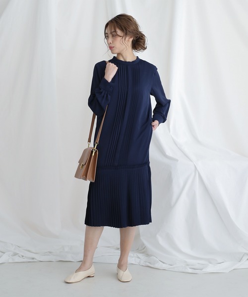 FLEUR DE KALINA(フレールドゥカリーナ)の「【FLEUR DE KALINA/フレール ドゥ カリーナ】LHELBIE タック裾プリーツワンピース(ワンピース・レディース・ブルー/ネイビー/ベージュ・FREE)」の16枚目の写真