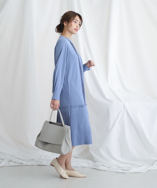 FLEUR DE KALINA(フレールドゥカリーナ)の「【FLEUR DE KALINA/フレール ドゥ カリーナ】LHELBIE タック裾プリーツワンピース(ワンピース・レディース・ブルー/ネイビー/ベージュ・FREE)」の5枚目の写真