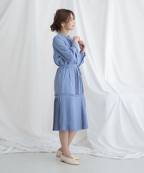 FLEUR DE KALINA(フレールドゥカリーナ)の「【FLEUR DE KALINA/フレール ドゥ カリーナ】LHELBIE タック裾プリーツワンピース(ワンピース・レディース・ブルー/ネイビー/ベージュ・FREE)」の8枚目の写真