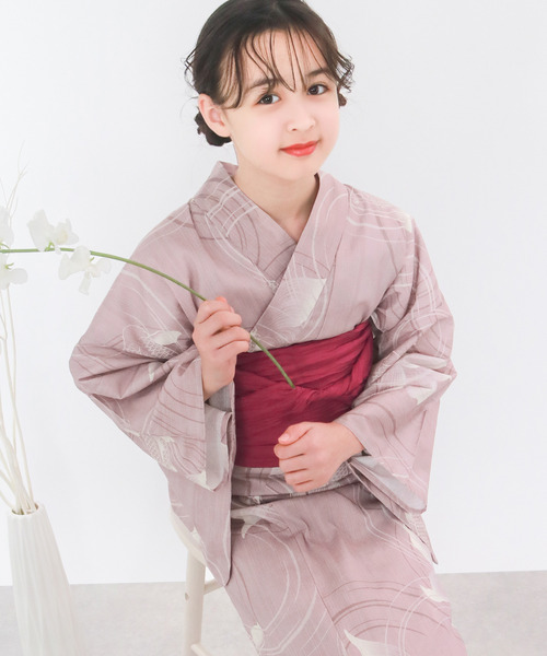 KYOETSU（キョウエツ）の「浴衣 女の子 子供 3点セット( 浴衣 + 帯 + 下駄 ) レトロC（浴衣・キッズ・グリーン系その他/ブルー系その他/オレンジ系その他/グレー系その他2/グレー系その他3/ブルー系その他5/イエロー系その他/レッド系その他/レッド系その他2/ブルー系その他6/グレー系その他/ピンク系その他/パープル系その他/ブルー系その他4/ブルー系その他3/ブルー系その他2/その他1/その他2/その他3/その他4・140/150/110/120/130）」の20枚目の写真