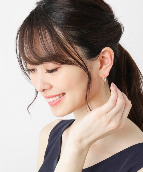 COCOSHNIK(ココシュニック)の「K10オーバルクロス フープピアス(ピアス(両耳用)・レディース・ホワイト系その他7・00)」の8枚目の写真