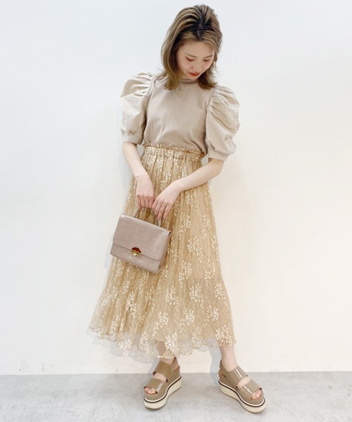 one after another NICE CLAUP（ワンアフターアナザーナイスクラップ）の「袖コンシャスボリュームプルオーバー（Tシャツ/カットソー・レディース・ベージュ/オフホワイト/ブラック・FREE）」の13枚目の写真