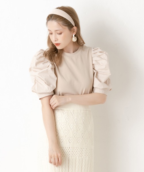 one after another NICE CLAUP（ワンアフターアナザーナイスクラップ）の「袖コンシャスボリュームプルオーバー（Tシャツ/カットソー・レディース・ベージュ/オフホワイト/ブラック・FREE）」の7枚目の写真