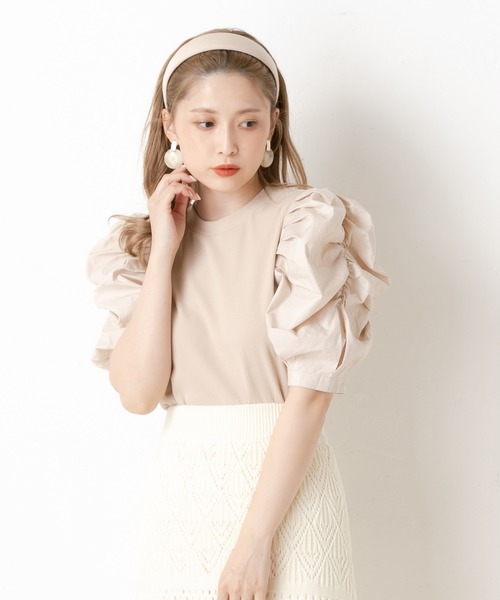 one after another NICE CLAUP（ワンアフターアナザーナイスクラップ）の「袖コンシャスボリュームプルオーバー（Tシャツ/カットソー・レディース・ベージュ/オフホワイト/ブラック・FREE）」の22枚目の写真