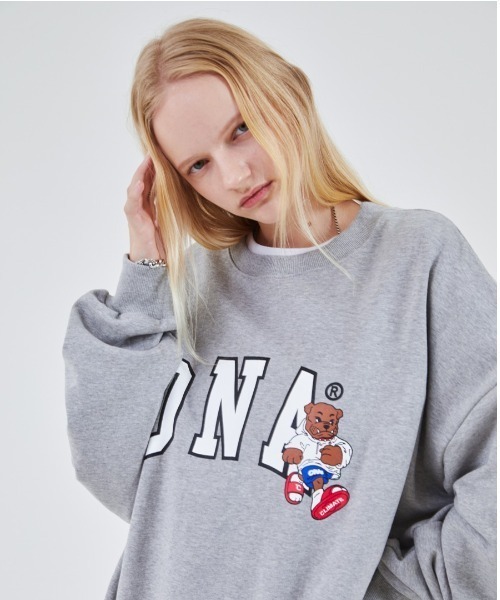 ONA(オーエヌエー)の「『ONA/オーエヌエー』BULLDOG CURVE LINE LOGO SWEATSHIRT/ブルドッグ カーブライン ロゴスウェットシャツ トレーナー(スウェット・メンズ・グレー/レッド/ブラック/ライトグレー・M/L)」の3枚目の写真