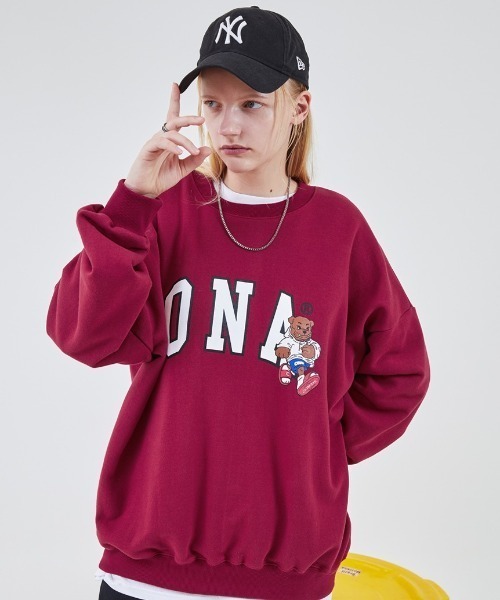 ONA(オーエヌエー)の「『ONA/オーエヌエー』BULLDOG CURVE LINE LOGO SWEATSHIRT/ブルドッグ カーブライン ロゴスウェットシャツ トレーナー(スウェット・メンズ・グレー/レッド/ブラック/ライトグレー・M/L)」の4枚目の写真
