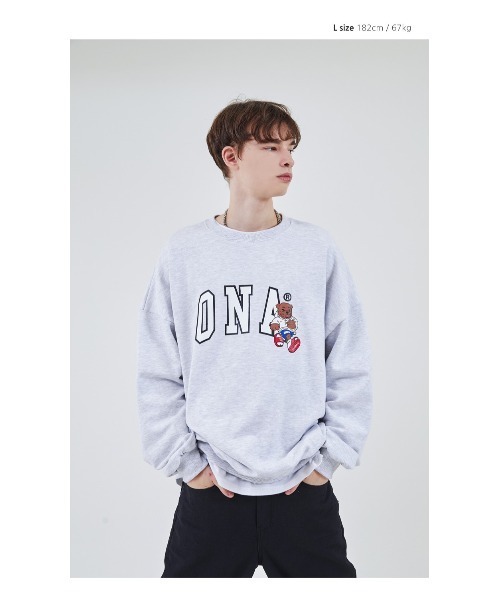 ONA/オーエヌエー』BULLDOG CURVE LINE LOGO SWEATSHIRT/ブルドッグ