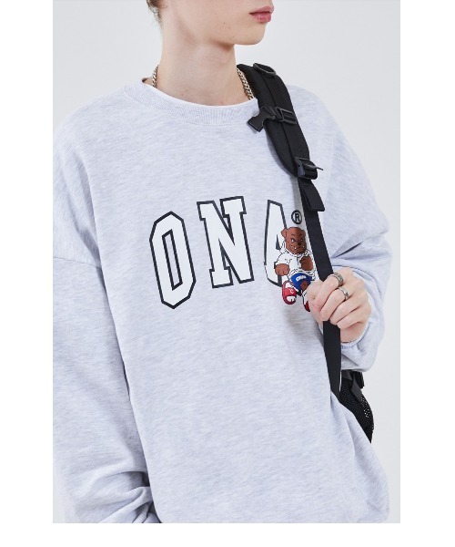 ONA(オーエヌエー)の「『ONA/オーエヌエー』BULLDOG CURVE LINE LOGO SWEATSHIRT/ブルドッグ カーブライン ロゴスウェットシャツ トレーナー(スウェット・メンズ・グレー/レッド/ブラック/ライトグレー・M/L)」の19枚目の写真