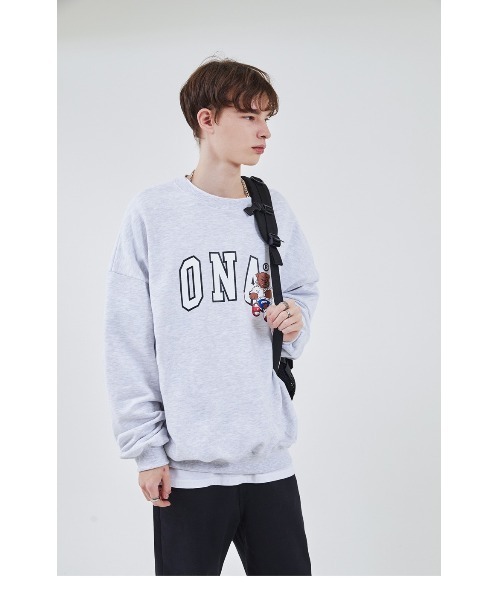 ONA(オーエヌエー)の「『ONA/オーエヌエー』BULLDOG CURVE LINE LOGO SWEATSHIRT/ブルドッグ カーブライン ロゴスウェットシャツ トレーナー(スウェット・メンズ・グレー/レッド/ブラック/ライトグレー・M/L)」の20枚目の写真
