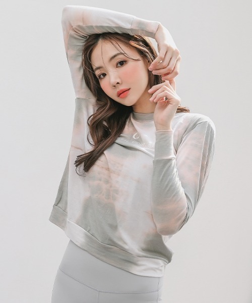 CIENNA(シエナ)の「【CIENNA 】長袖バックオープン カバーアップ / LONG SLEEVE BACKOPEN COVER-UP(スポーツグッズ・レディース・パープル/ロイヤルブルー/カーキオリーブ/ホワイト/ライム/チャコール/ブラック・MEDIUM/SMALL/LARGE)」の2枚目の写真