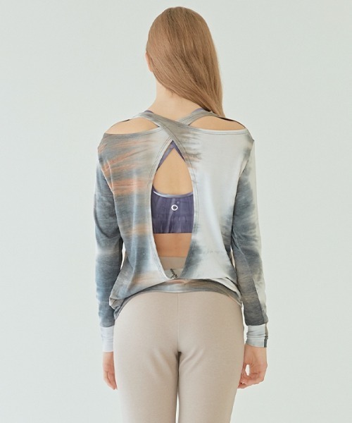 CIENNA(シエナ)の「【CIENNA 】長袖バックオープン カバーアップ / LONG SLEEVE BACKOPEN COVER-UP(スポーツグッズ・レディース・パープル/ロイヤルブルー/カーキオリーブ/ホワイト/ライム/チャコール/ブラック・MEDIUM/SMALL/LARGE)」の19枚目の写真