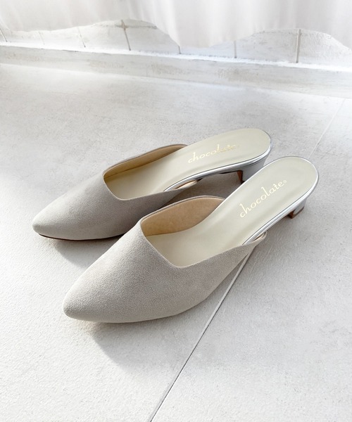 chocolates（チョコラテス）の「アーモンドトゥミュール【日本製】（パンプス・レディース・ブラック/ブルー/グレイッシュベージュ・24cm/22cm/23cm/22.5cm/24.5cm/25cm/23.5cm）」の5枚目の写真