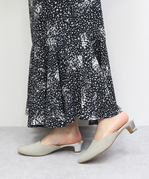 chocolates（チョコラテス）の「アーモンドトゥミュール【日本製】（パンプス・レディース・ブラック/ブルー/グレイッシュベージュ・24cm/22cm/23cm/22.5cm/24.5cm/25cm/23.5cm）」の14枚目の写真