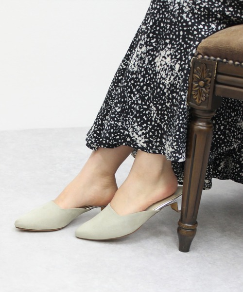 chocolates（チョコラテス）の「アーモンドトゥミュール【日本製】（パンプス・レディース・ブラック/ブルー/グレイッシュベージュ・24cm/22cm/23cm/22.5cm/24.5cm/25cm/23.5cm）」の15枚目の写真