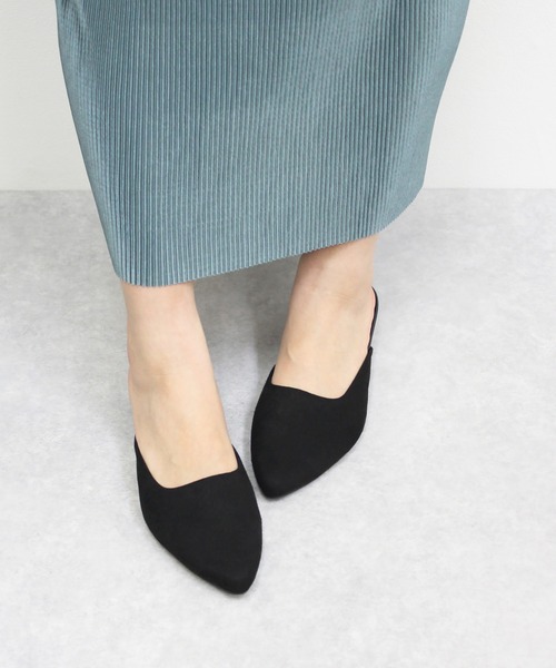 chocolates（チョコラテス）の「アーモンドトゥミュール【日本製】（パンプス・レディース・ブラック/ブルー/グレイッシュベージュ・24cm/22cm/23cm/22.5cm/24.5cm/25cm/23.5cm）」の10枚目の写真