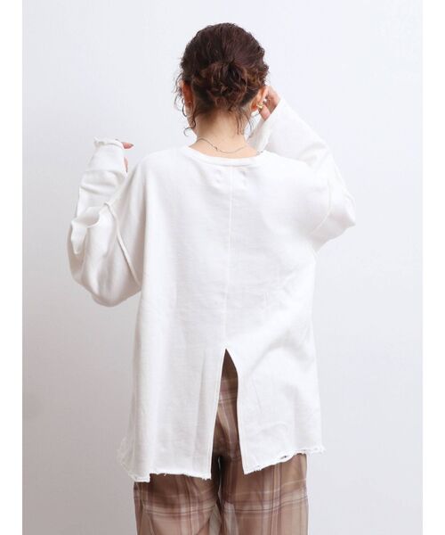 Ungrid（アングリッド）の「ダメージバックスリットスウェット（スウェット・レディース・チャコールグレー/ベージュ/オフホワイト/ブルー・FREE）」の2枚目の写真