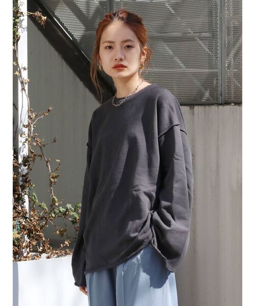 Ungrid（アングリッド）の「ダメージバックスリットスウェット（スウェット・レディース・チャコールグレー/ベージュ/オフホワイト/ブルー・FREE）」の7枚目の写真