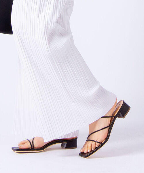 FABIO RUSCONI（ファビオルスコーニ）の「【FABIO RUSCONI/ ファビオルスコーニ】スキニーラインサンダル（サンダル・レディース・ブラック/ベージュ・38/37/36）」の2枚目の写真