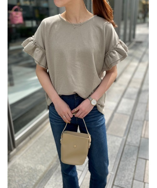 DAIS-Y(デイジー)の「ワッフル地袖フリルTシャツ(Tシャツ/カットソー・レディース・ホワイト/ブラック/ベージュ/モカ・FREE)」の10枚目の写真