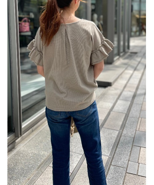DAIS-Y(デイジー)の「ワッフル地袖フリルTシャツ(Tシャツ/カットソー・レディース・ホワイト/ブラック/ベージュ/モカ・FREE)」の13枚目の写真