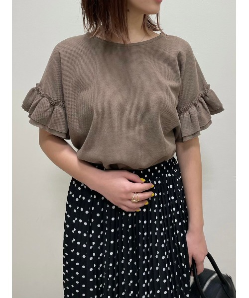 DAIS-Y(デイジー)の「ワッフル地袖フリルTシャツ(Tシャツ/カットソー・レディース・ホワイト/ブラック/ベージュ/モカ・FREE)」の18枚目の写真