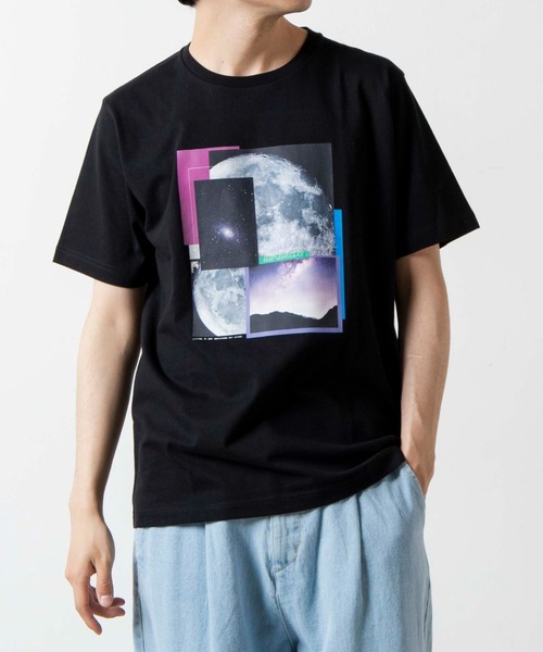 WEGO（ウィゴー）の「WEGO/フォトプリント半袖Tシャツ（Tシャツ/カットソー・メンズ・ホワイト/ブラック・SMALL/MEDIUM/LARGE/X-LARGE）」の2枚目の写真