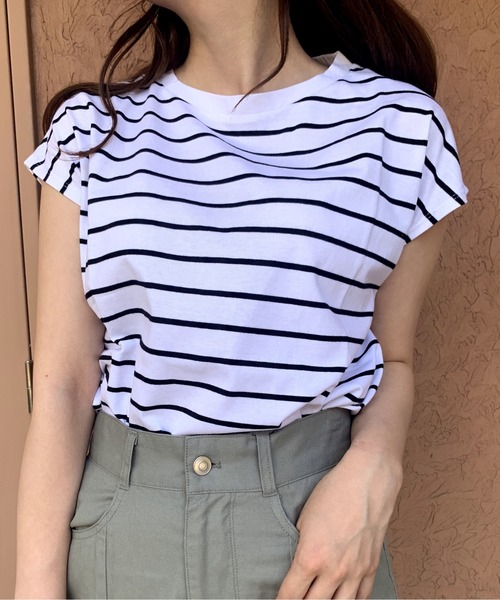 WEGO(ウィゴー)の「WEGO/【ZOZOTOWN&一部店限定】コットンノースリーブTシャツ(タンクトップ・レディース・ホワイト/スミクロ/ホワイト系その他5/ブルー系その他5/ライトブラウン/ブラック/グリーン/パープル/ワイン・FREE)」の3枚目の写真