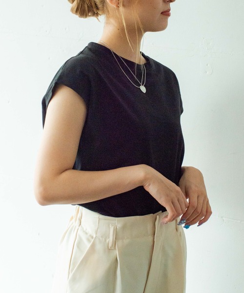 WEGO(ウィゴー)の「WEGO/【ZOZOTOWN&一部店限定】コットンノースリーブTシャツ(タンクトップ・レディース・ホワイト/スミクロ/ホワイト系その他5/ブルー系その他5/ライトブラウン/ブラック/グリーン/パープル/ワイン・FREE)」の4枚目の写真