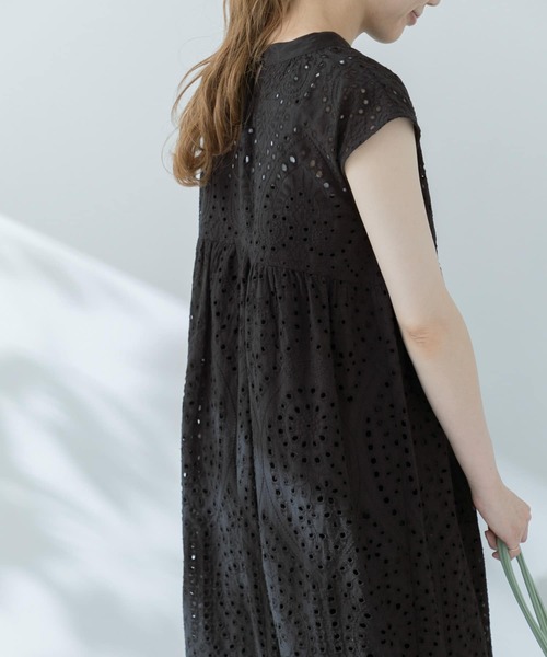 URBAN RESEARCH Sonny Label（アーバンリサーチサニーレーベル）の「『一部WEB限定カラー』2WAYカットワークレースワンピース（ワンピース・レディース・ネイビー/ミント/ブラック/ホワイト系その他/ピンク系その他・FREE）」の14枚目の写真