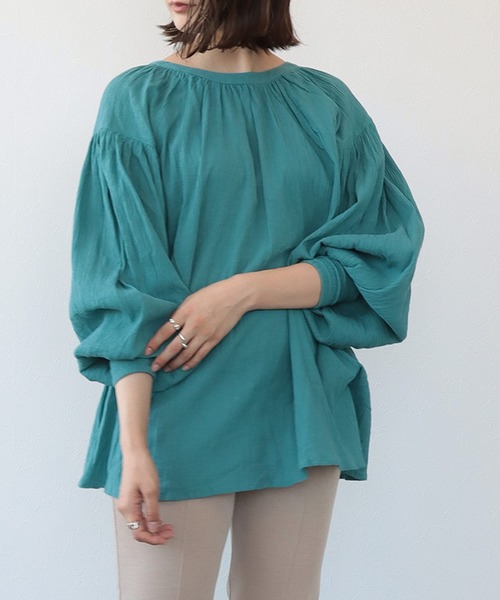 TITE IN THE STORE（ティテ　インザ　ストア）の「バックリボンボリュームスリーブ長袖ブラウス（シャツ/ブラウス・レディース・ピンク/オフホワイト/ブルー・38）」の3枚目の写真