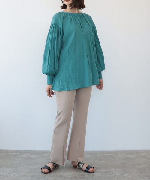 TITE IN THE STORE（ティテ　インザ　ストア）の「バックリボンボリュームスリーブ長袖ブラウス（シャツ/ブラウス・レディース・ピンク/オフホワイト/ブルー・38）」の12枚目の写真