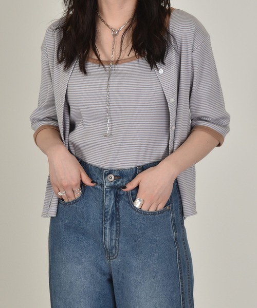 w closet(ダブルクローゼット)の「テレコボーダークルー5分袖カーディガン(カーディガン/ボレロ・レディース・ホワイト×ブラック/ピンク系その他/サックスブルー/ブラウン/ライトパープル・FREE)」の4枚目の写真