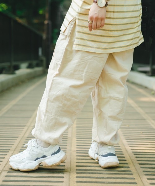 nemne store（ネンネストア）の「雲を見つめるスソダーツカーゴパンツ（カーゴパンツ・レディース・オフホワイト/アイボリー・フリー）」の9枚目の写真