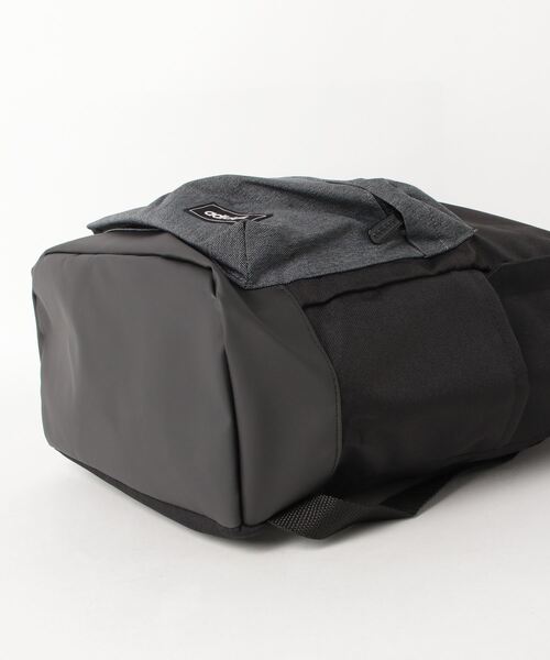 adidas（アディダス）の「クラシック バックパック/リュックサック [CLASSIC BACKPACK] アディダス（バックパック/リュック・メンズ・ブラック×グレー/ピンク系その他/オリーブ/ネイビー・FREE）」の6枚目の写真