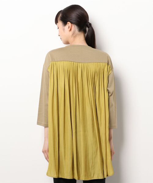 DIARIUM（ディアリウム）の「バック異素材プリーツプルオーバー（Tシャツ/カットソー・レディース・イエロー/グリーン・M）」の21枚目の写真