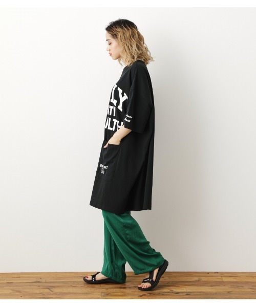 RODEO CROWNS WIDE BOWL（ロデオクラウンズワイドボウル）の「ポケットTシャツワンピース（ワンピース・レディース・ホワイト/ブラック/グリーン・FREE）」の15枚目の写真