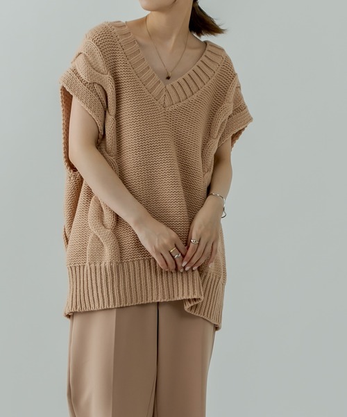 mystic(ミスティック)の「ケーブルニットベスト(ベスト・レディース・オフホワイト/チャコールグレー/ベージュ/その他・FREE)」の3枚目の写真