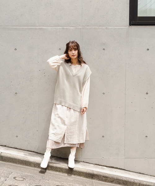 NAVY（ネイビー）の「オーガニックコットン サイドループVネック ニットベスト（ニット/セーター・レディース・ベージュ/グレー/ピンク・フリー）」の12枚目の写真
