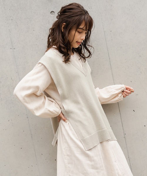 NAVY（ネイビー）の「オーガニックコットン サイドループVネック ニットベスト（ニット/セーター・レディース・ベージュ/グレー/ピンク・フリー）」の10枚目の写真