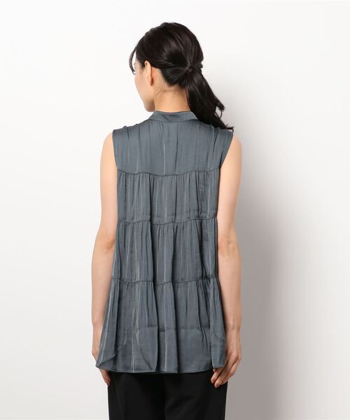 Te chichi(テチチ)の「バンドカラーティアードチュニックブラウス(シャツ/ブラウス・レディース・ベージュ/グリーン/チャコール・フリ-)」の5枚目の写真