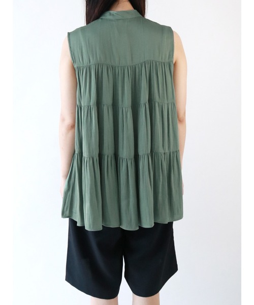 Te chichi(テチチ)の「バンドカラーティアードチュニックブラウス(シャツ/ブラウス・レディース・ベージュ/グリーン/チャコール・フリ-)」の10枚目の写真