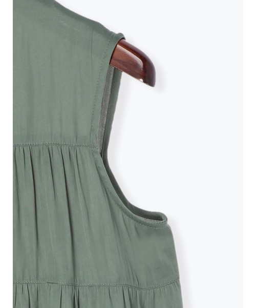 Te chichi(テチチ)の「バンドカラーティアードチュニックブラウス(シャツ/ブラウス・レディース・ベージュ/グリーン/チャコール・フリ-)」の18枚目の写真