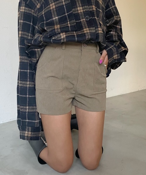 SHAGGIE（シャギー）の「ミニコーデュロイショートパンツ（その他パンツ・レディース・ブラック/ベージュ/グレー・SMALL/MEDIUM）」の3枚目の写真