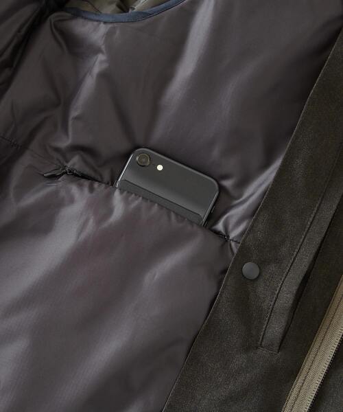 MEN'S MELROSE（メンズメルローズ）の「ラミネーションツイル フーデッドブルゾン（マウンテンパーカー・メンズ・ブラック/ネイビー/カーキ・3/4/5）」の11枚目の写真