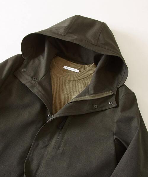 MEN'S MELROSE（メンズメルローズ）の「ラミネーションツイル フーデッドブルゾン（マウンテンパーカー・メンズ・ブラック/ネイビー/カーキ・3/4/5）」の6枚目の写真
