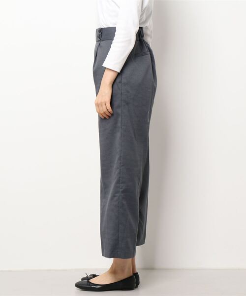 Te chichi(テチチ)の「千鳥チェックタックワイドパンツ(その他パンツ・レディース・オフホワイト/ブルー・SMALL/MEDIUM)」の3枚目の写真